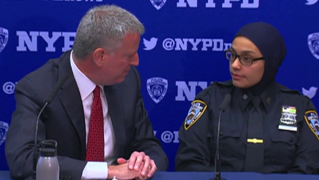 ABD'nin Newark şehrinde kadın polisler başörtüleriyle görev yapabilecek